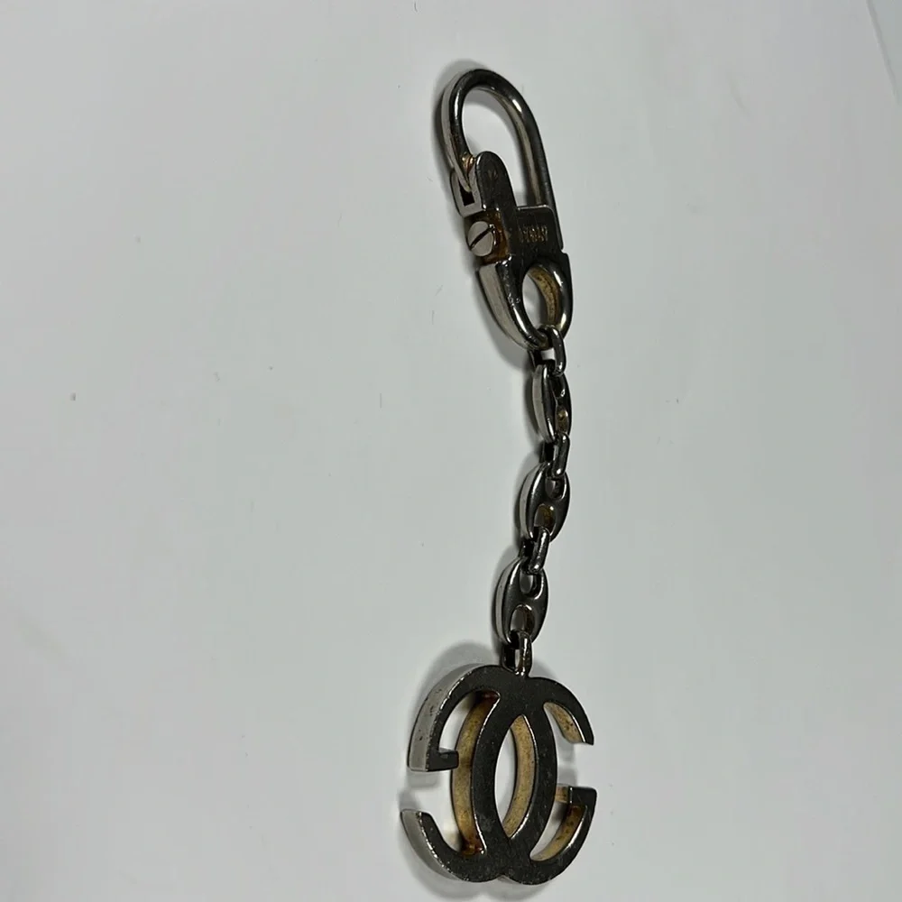 Gucci Authentic Metal Chain Link Keychain